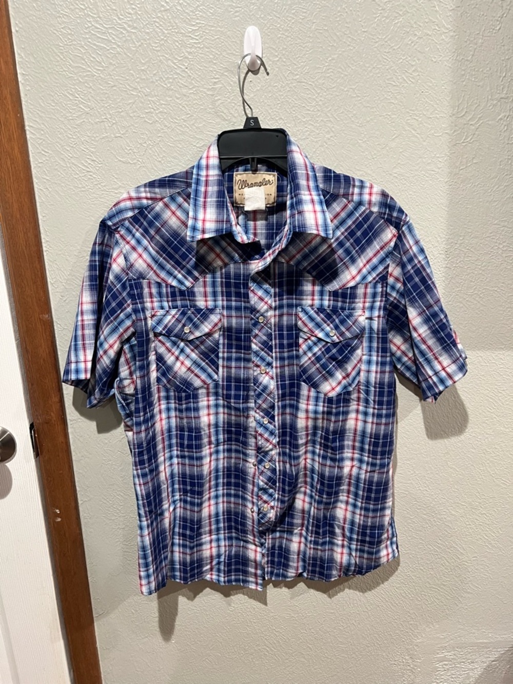 Wrangler Blue Red White Plaid Snap Western Shirt Size L EUC Cowboy Short Sleeve